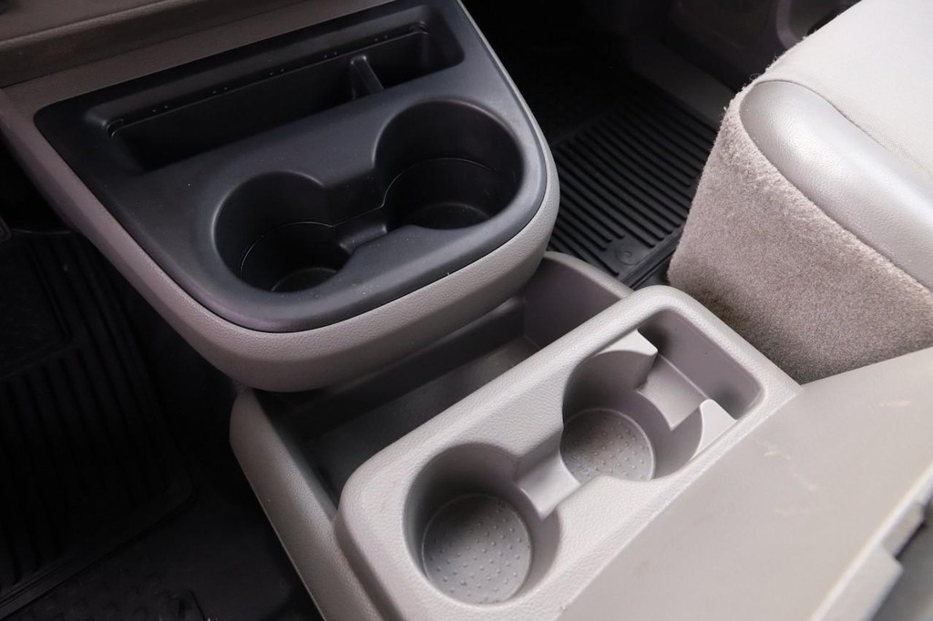 Nissan NV Cargo Vehicle Image 19