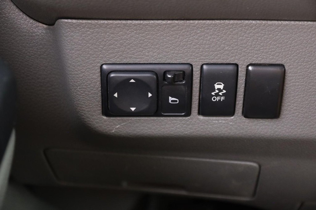 Nissan NV Cargo Vehicle Image 21