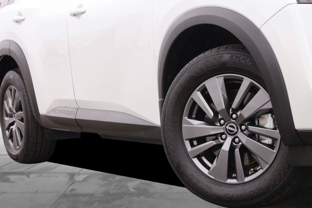 Nissan Pathfinder Vehicle Image 03