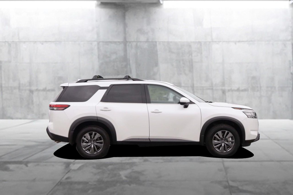 Nissan Pathfinder Vehicle Image 05