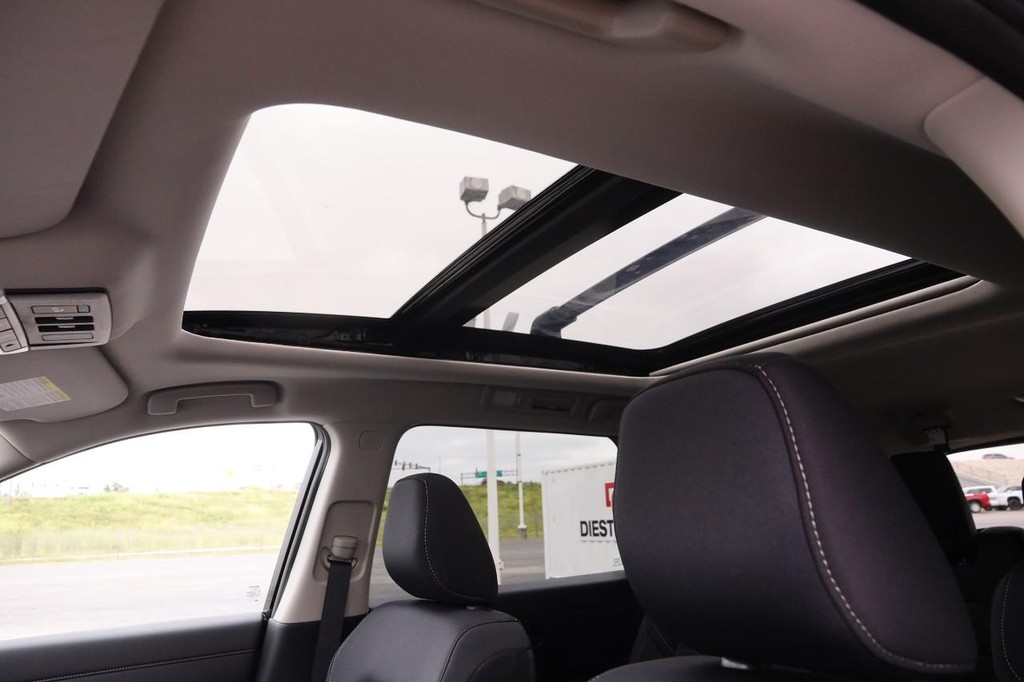 Nissan Pathfinder Vehicle Image 09