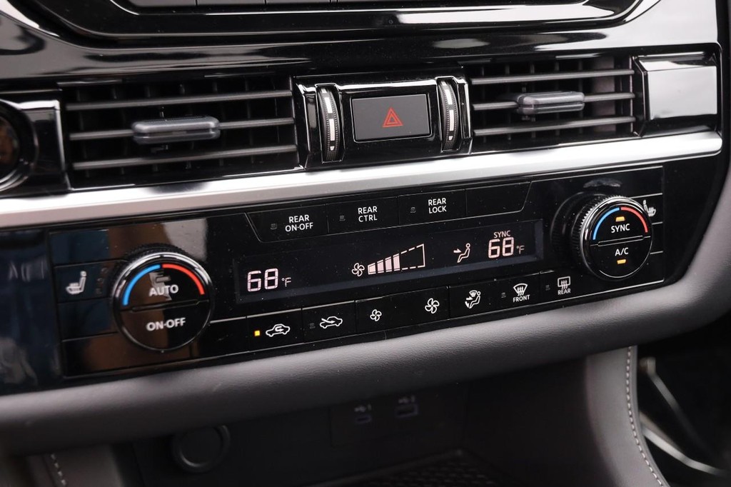Nissan Pathfinder Vehicle Image 21