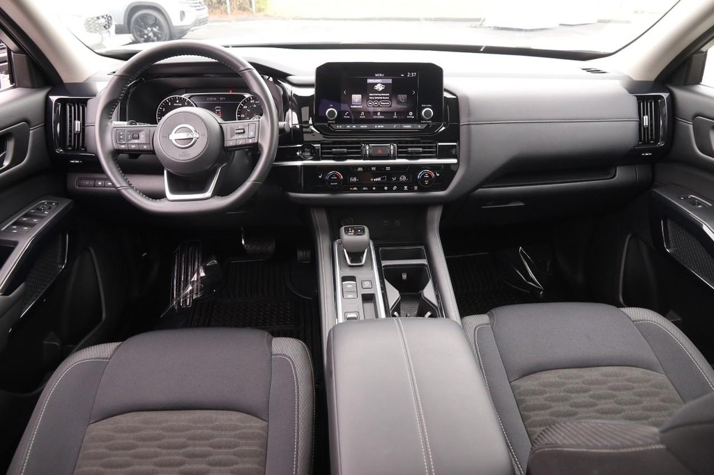 Nissan Pathfinder Vehicle Image 24