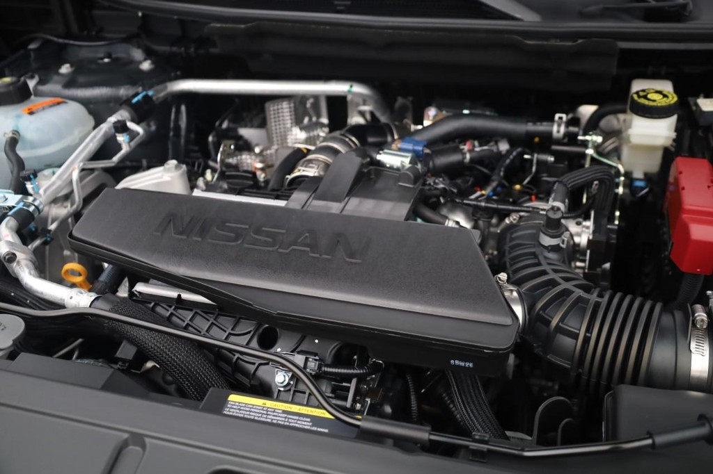 Nissan Rogue Vehicle Full-screen Gallery Image 27