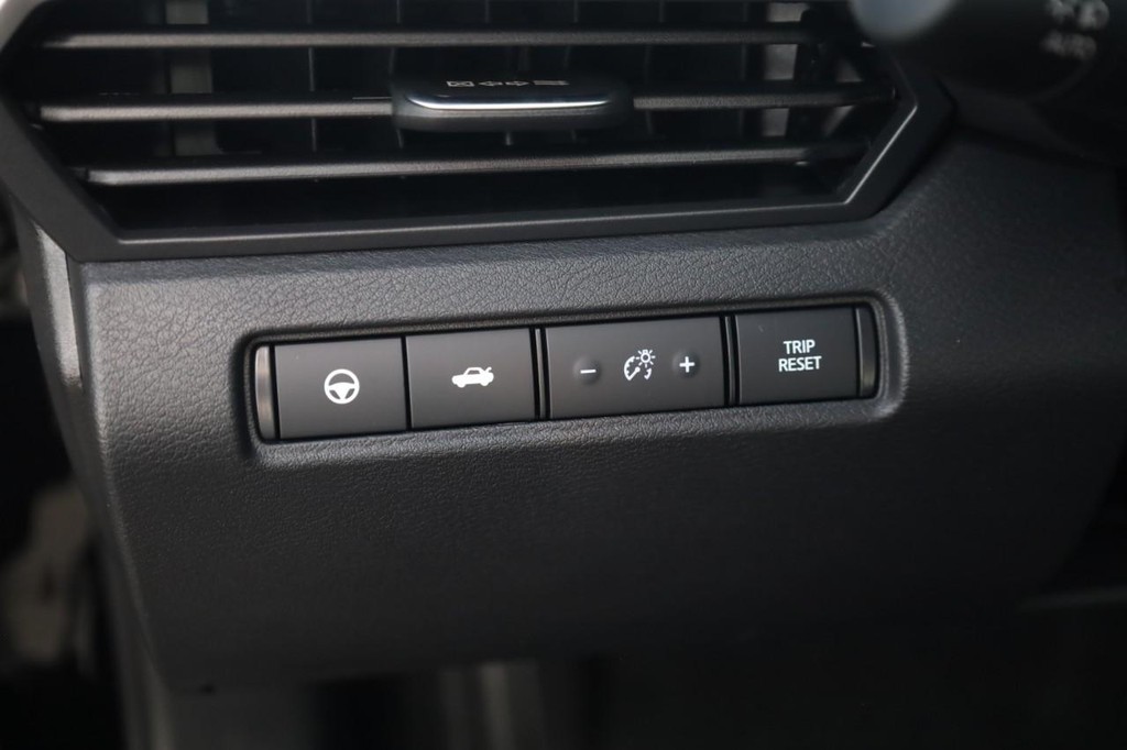 Nissan Rogue Vehicle Image 11
