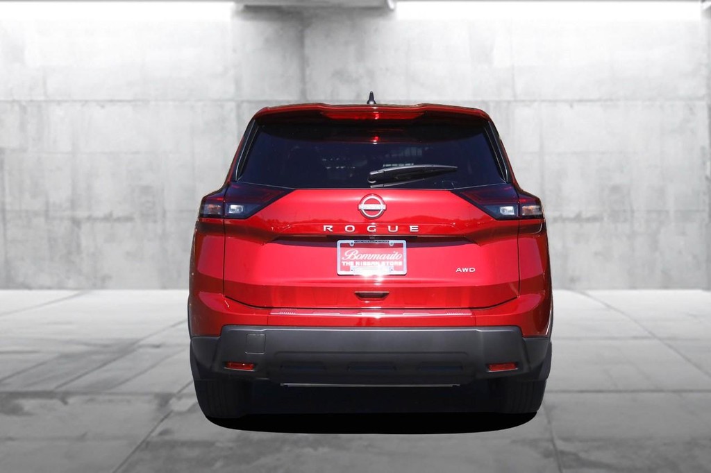 Nissan Rogue Vehicle Image 06