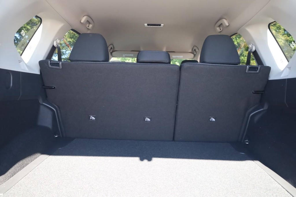 Nissan Rogue Vehicle Image 25