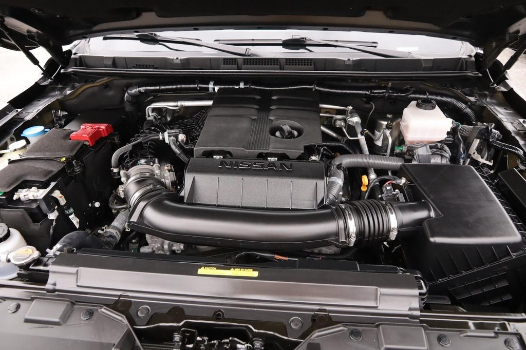 Nissan Frontier Vehicle Full-screen Gallery Image 30