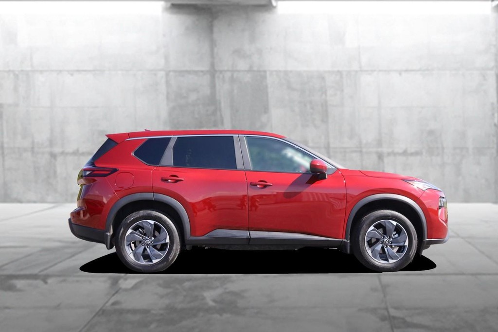 Nissan Rogue Vehicle Full-screen Gallery Image 5