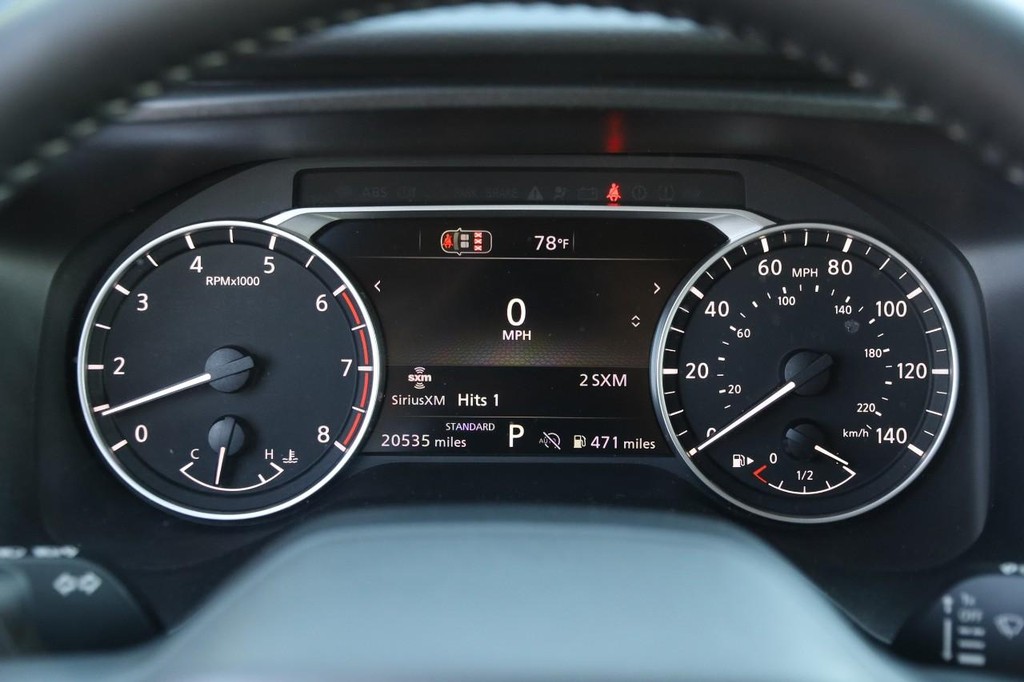 Nissan Rogue Vehicle Full-screen Gallery Image 14