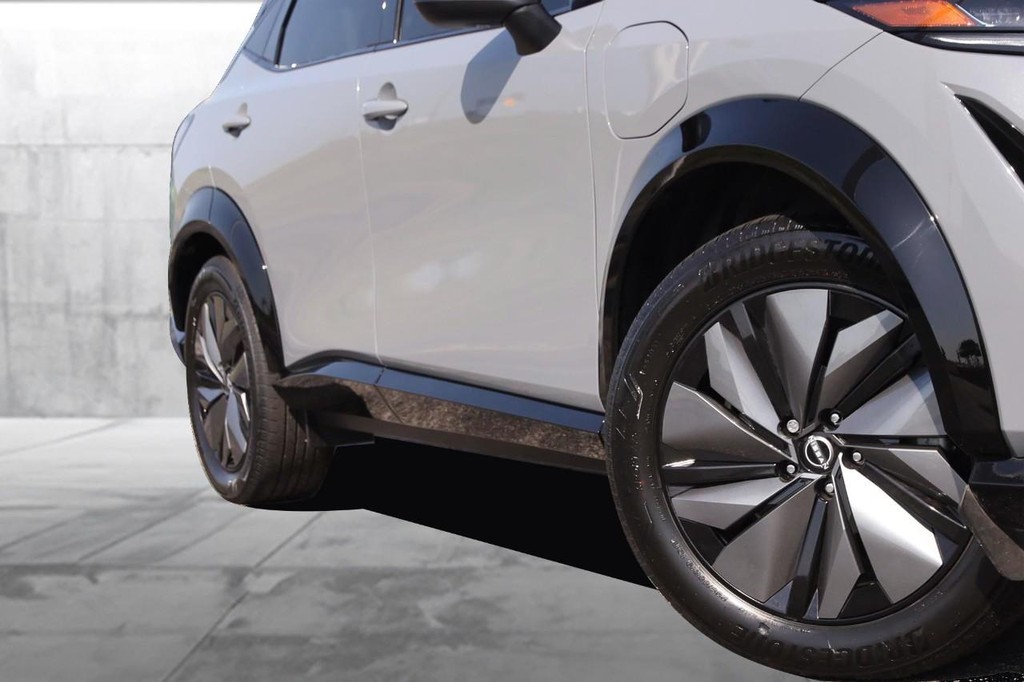 Nissan ARIYA Vehicle Full-screen Gallery Image 3
