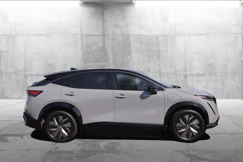 Nissan ARIYA Vehicle Full-screen Gallery Image 5