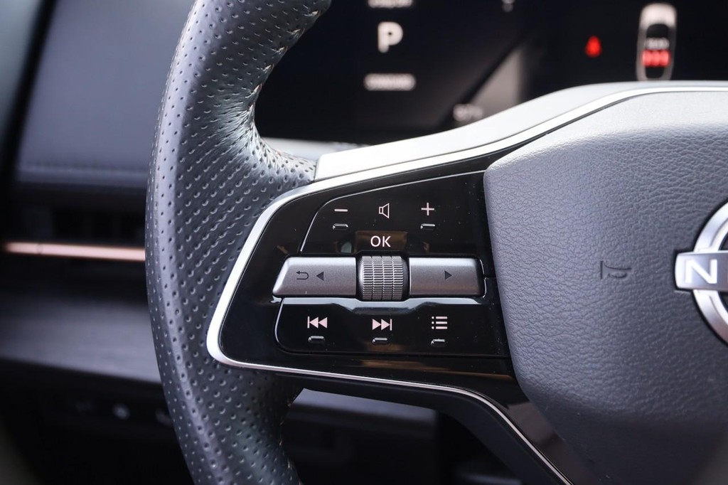 Nissan ARIYA Vehicle Full-screen Gallery Image 11