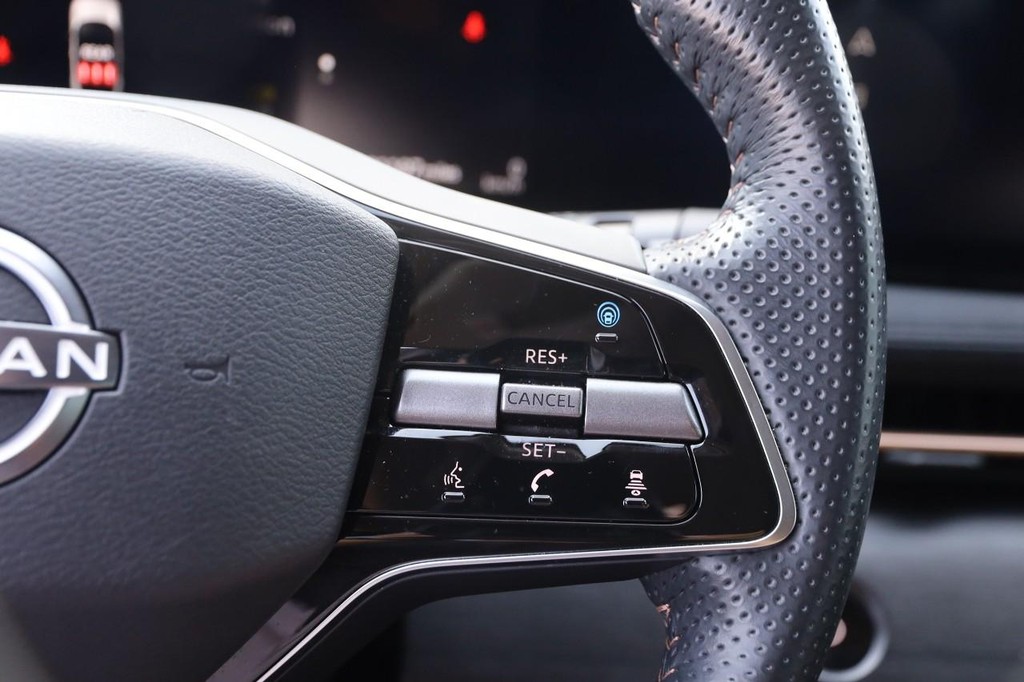 Nissan ARIYA Vehicle Full-screen Gallery Image 12