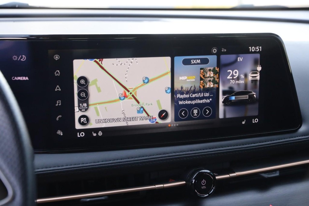 Nissan ARIYA Vehicle Full-screen Gallery Image 16