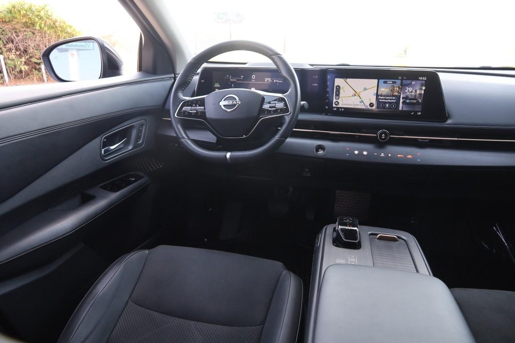 Nissan ARIYA Vehicle Full-screen Gallery Image 23