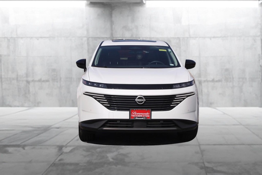 Nissan Murano Vehicle Full-screen Gallery Image 4