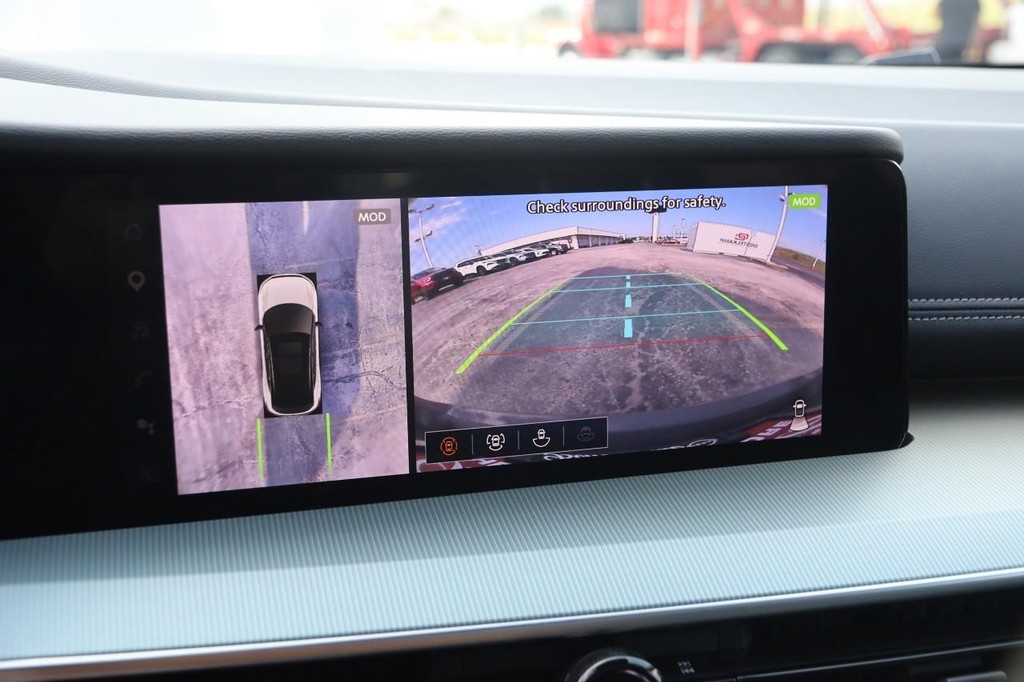 Nissan Murano Vehicle Full-screen Gallery Image 19