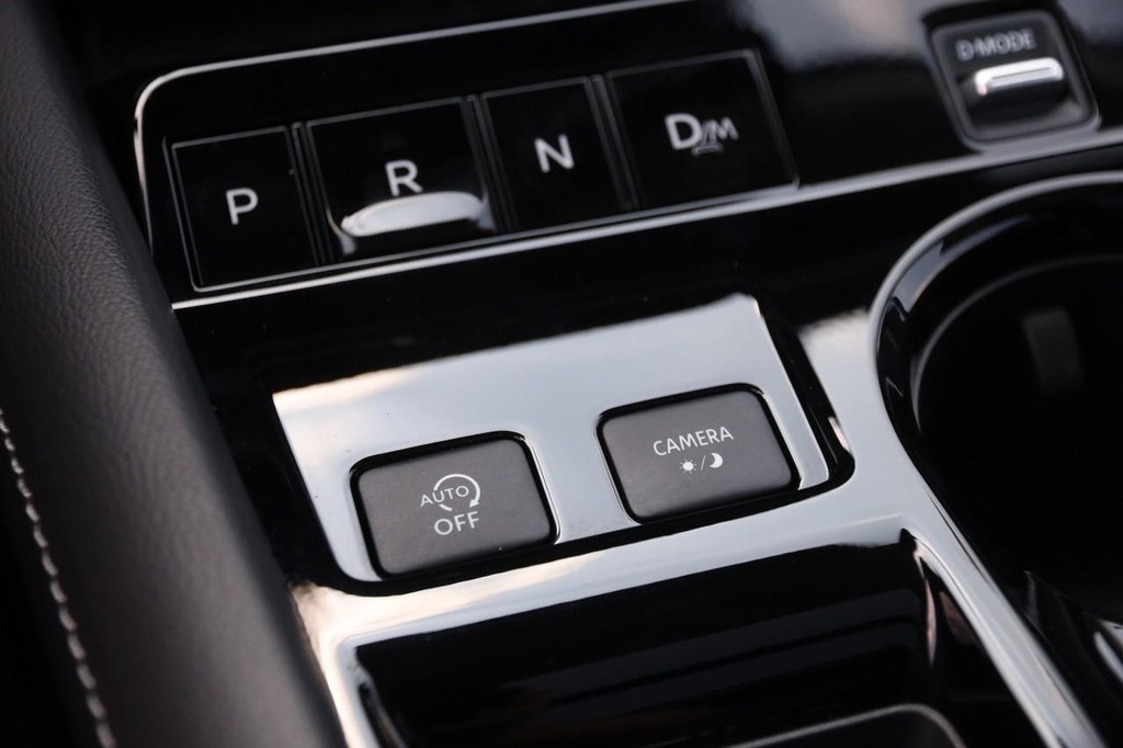 Nissan Murano Vehicle Full-screen Gallery Image 22