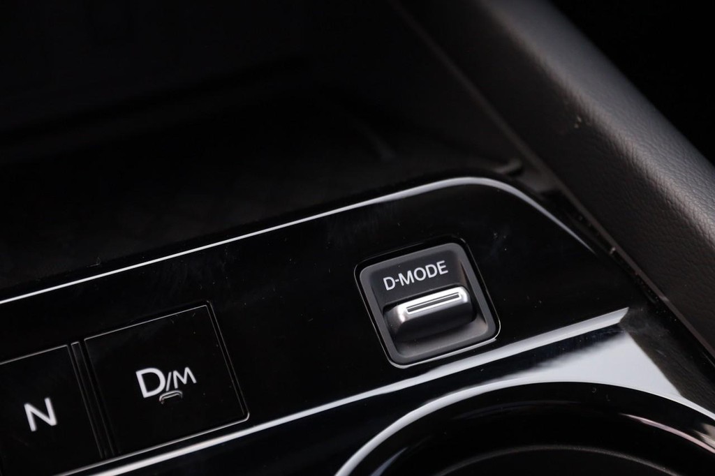 Nissan Murano Vehicle Full-screen Gallery Image 23