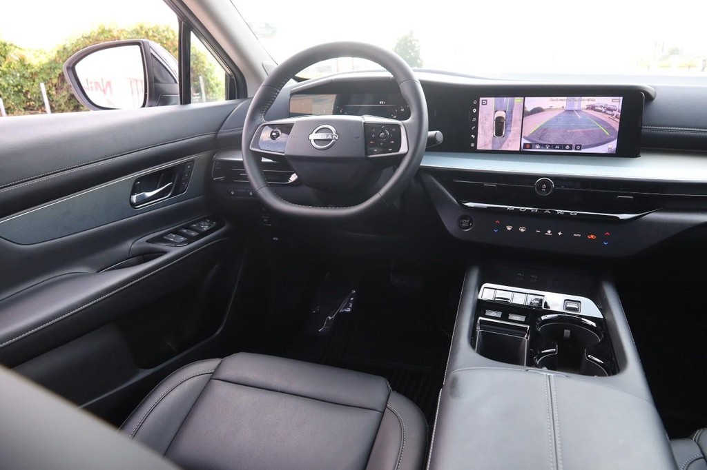 Nissan Murano Vehicle Full-screen Gallery Image 26