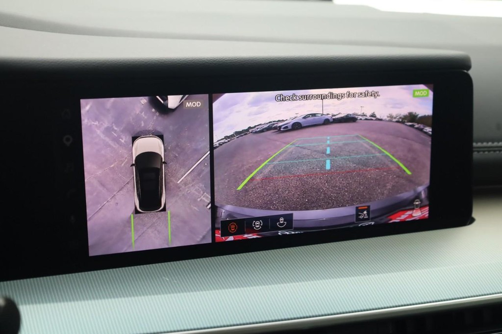 Nissan Murano Vehicle Image 16