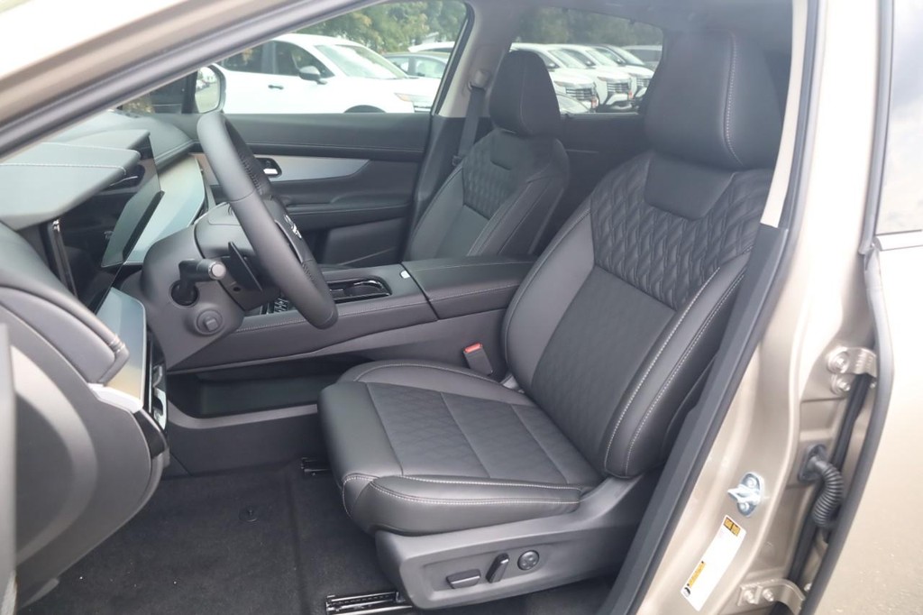 Nissan Murano Vehicle Image 20