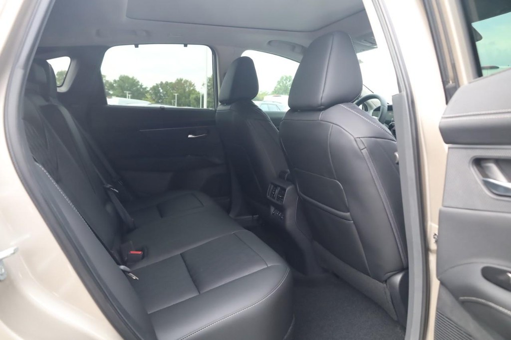 Nissan Murano Vehicle Image 22