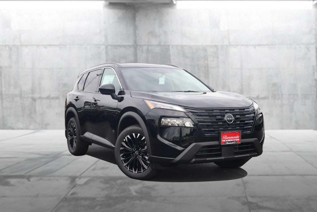 Nissan Rogue Vehicle Image 02