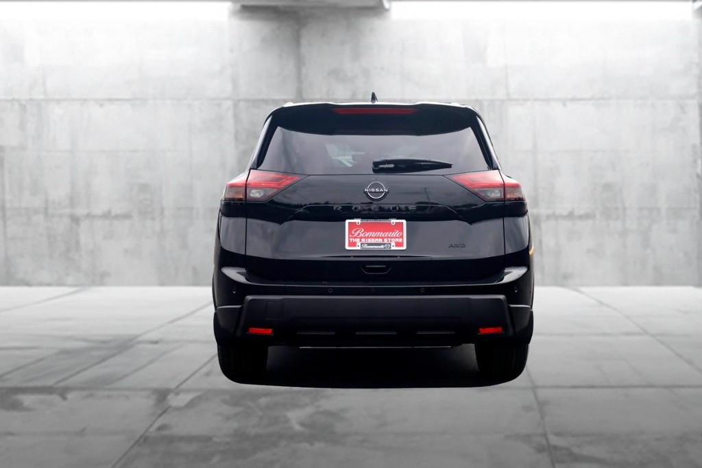 Nissan Rogue Vehicle Image 06