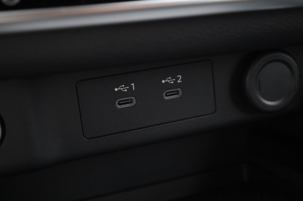 Nissan Rogue Vehicle Image 17