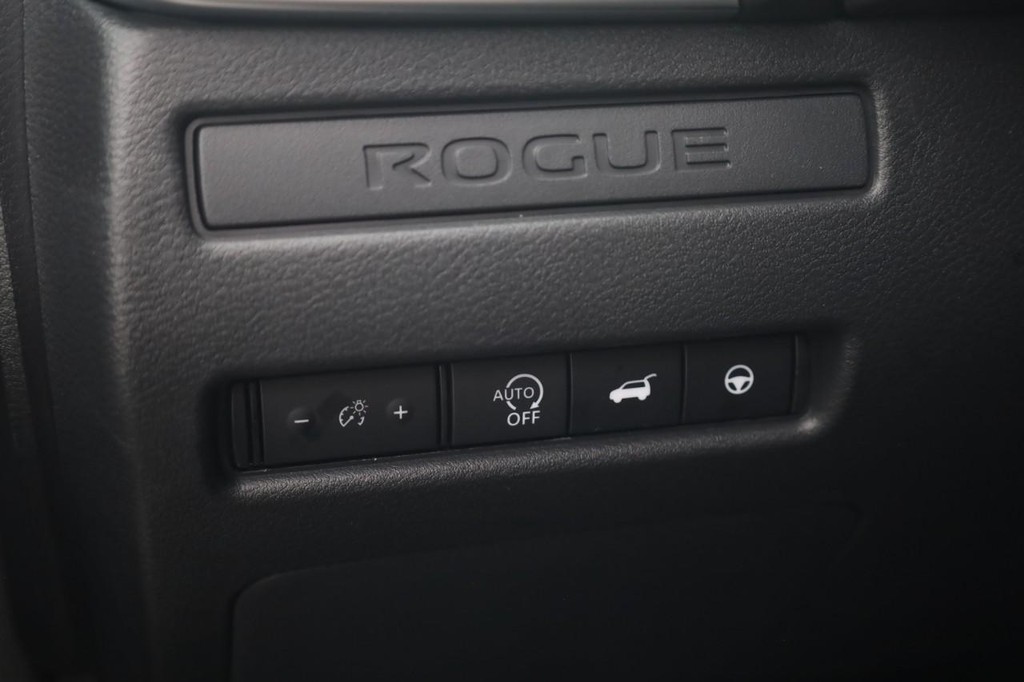 Nissan Rogue Vehicle Image 12
