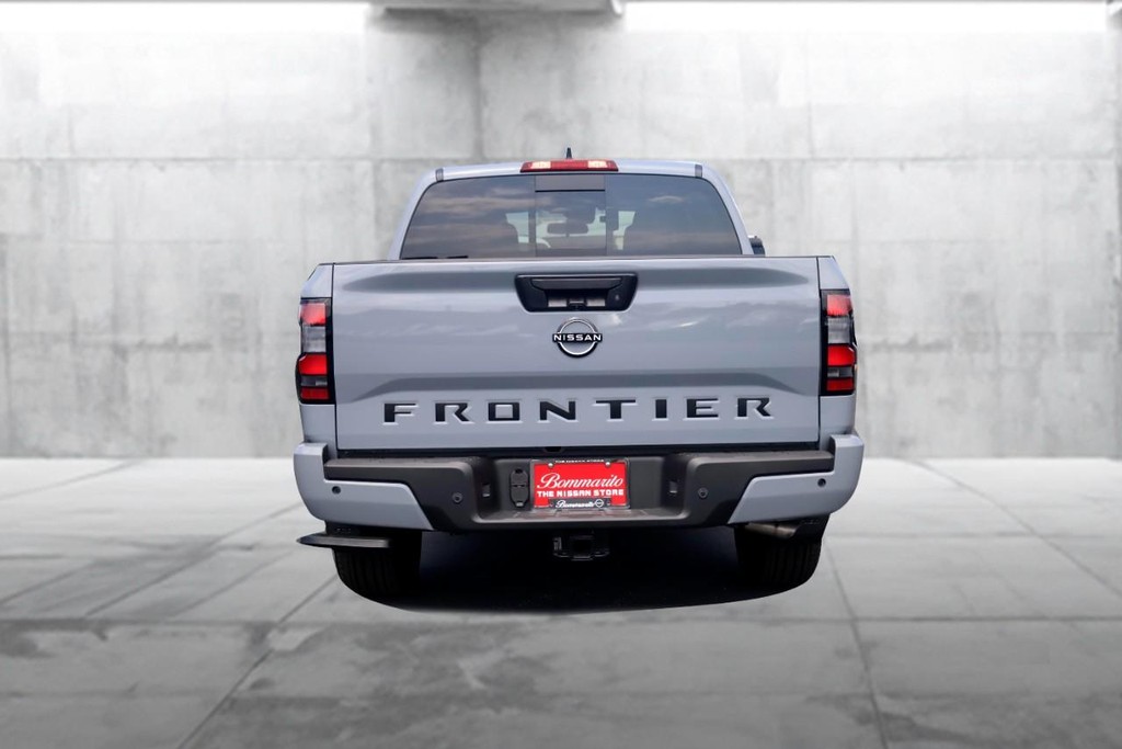 Nissan Frontier Vehicle Image 06