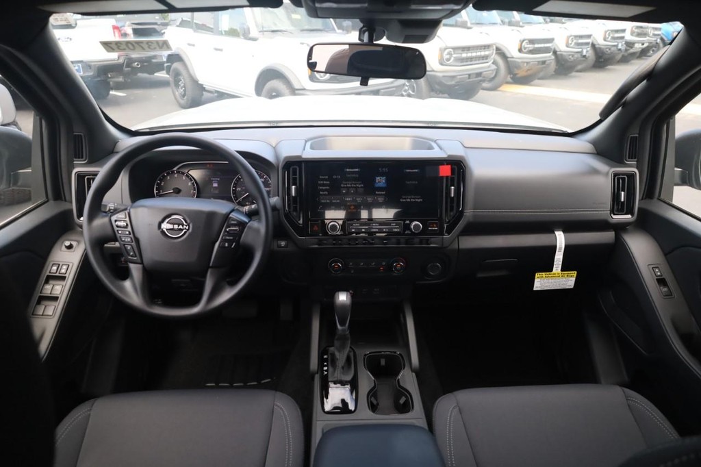 Nissan Frontier Vehicle Image 08