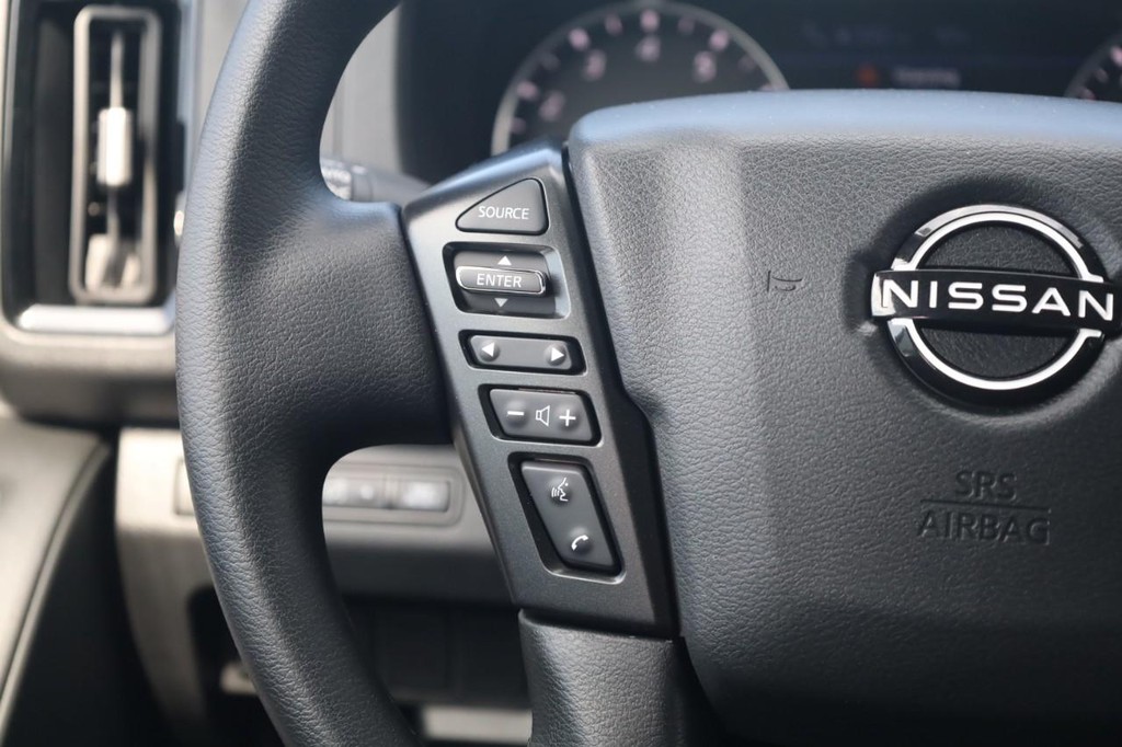 Nissan Frontier Vehicle Image 11
