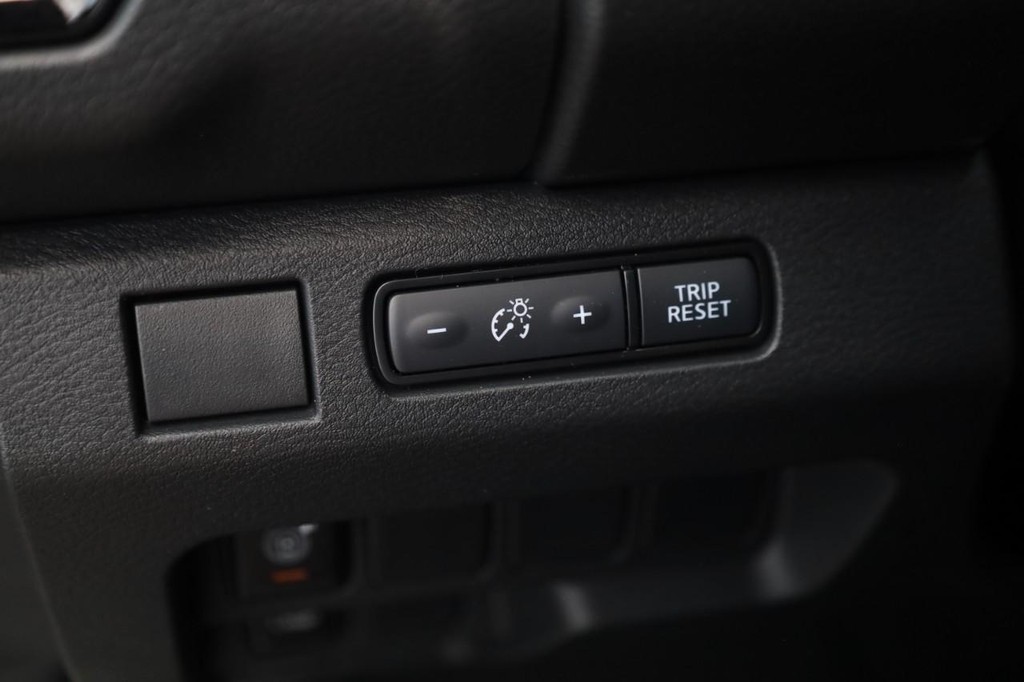 Nissan Frontier Vehicle Image 13