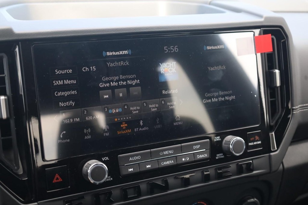 Nissan Frontier Vehicle Image 15
