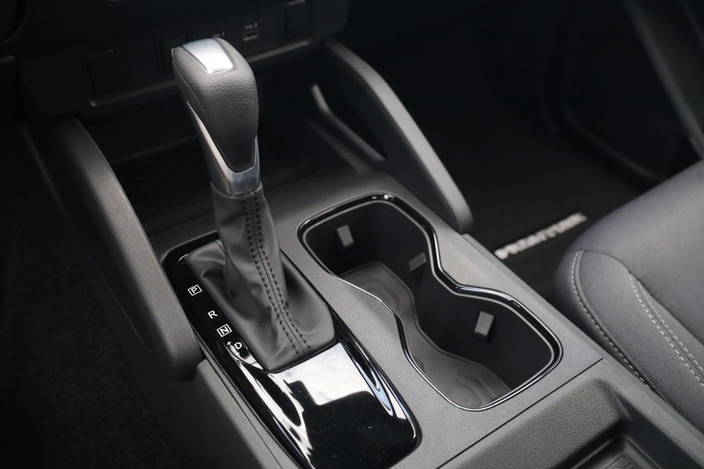 Nissan Frontier Vehicle Image 19