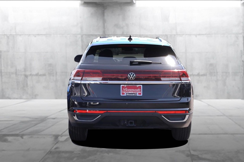 Volkswagen Atlas Cross Sport Vehicle Image 06