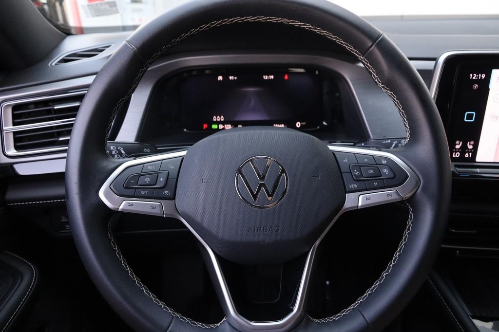 Volkswagen Atlas Cross Sport Vehicle Image 11