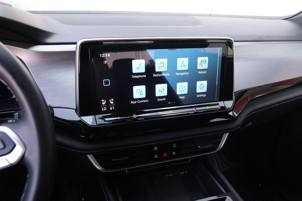 Volkswagen Atlas Cross Sport Vehicle Image 15