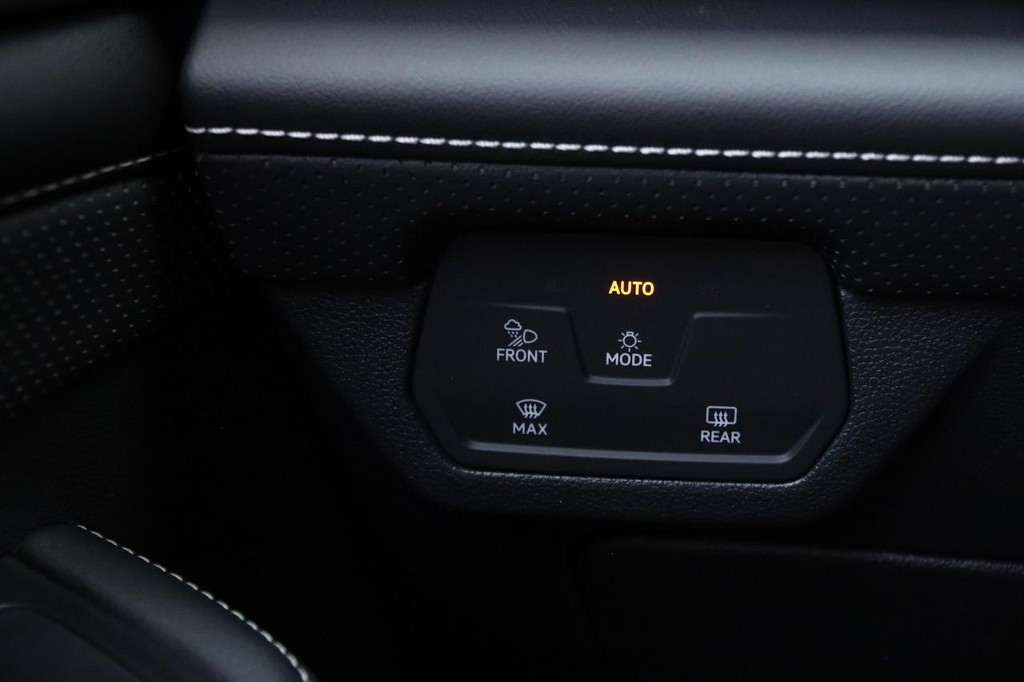 Volkswagen Atlas Cross Sport Vehicle Image 20