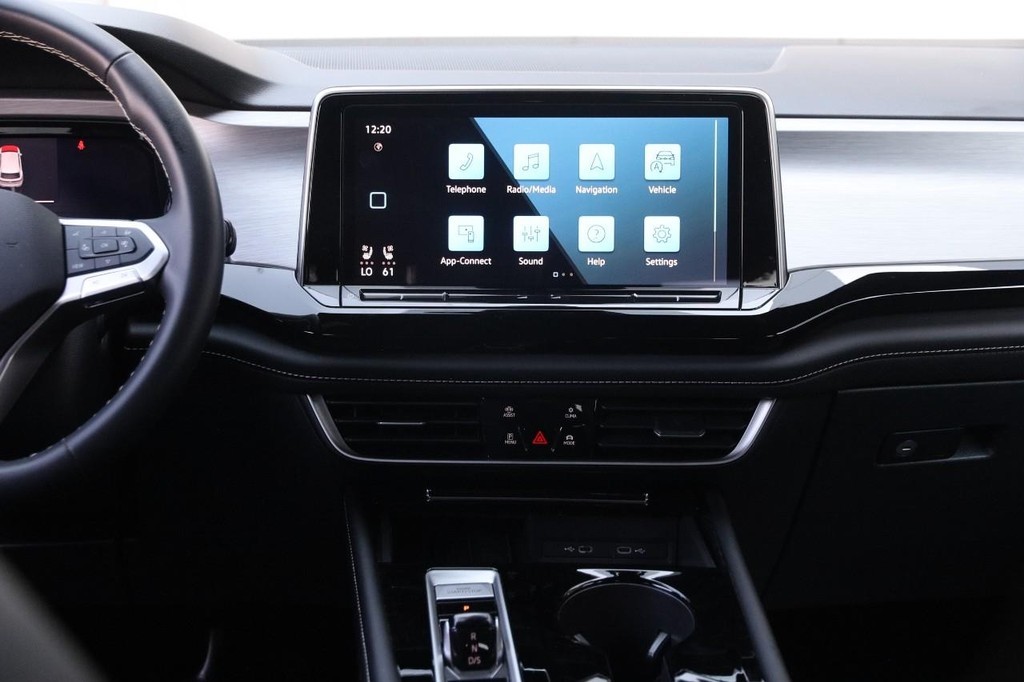 Volkswagen Atlas Cross Sport Vehicle Image 24
