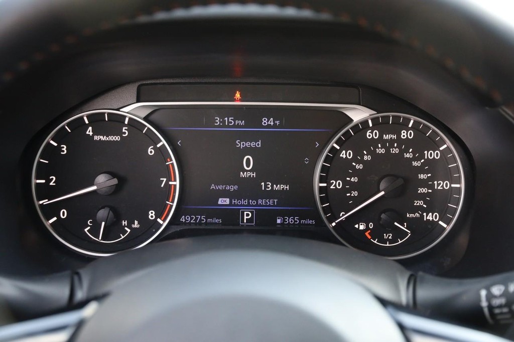 Nissan Altima Vehicle Full-screen Gallery Image 14