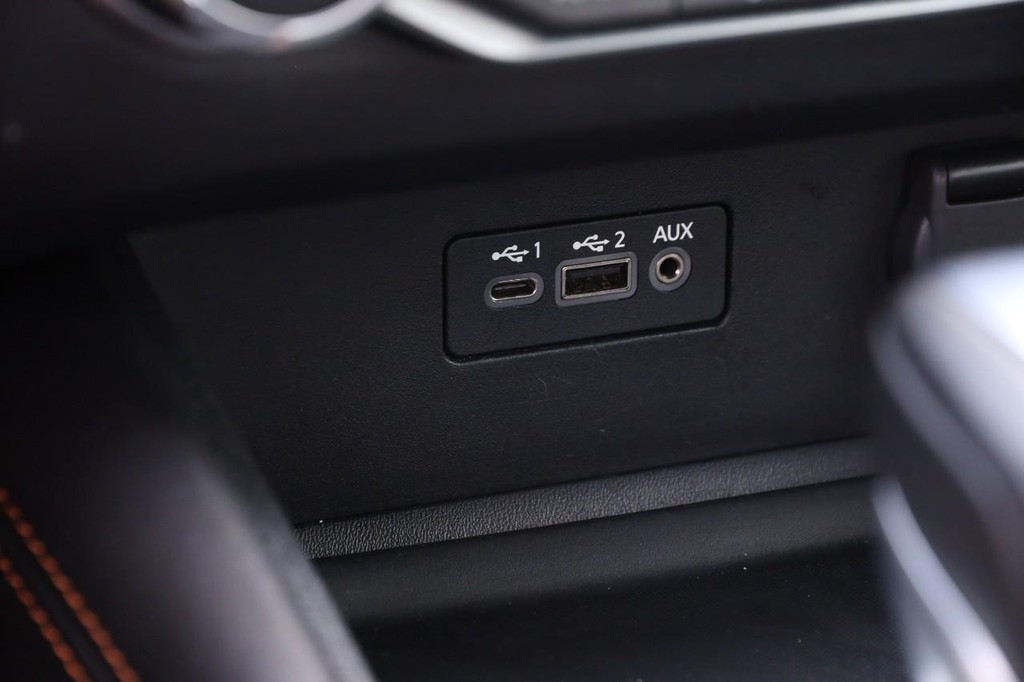 Nissan Altima Vehicle Full-screen Gallery Image 19