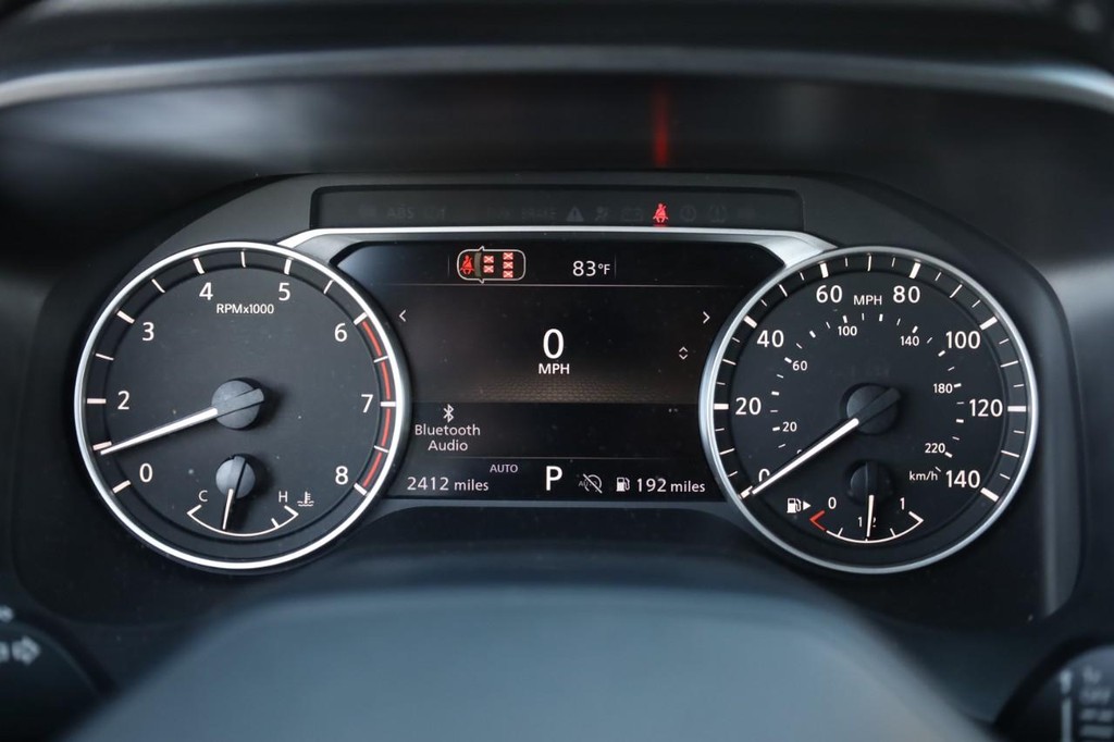 Nissan Rogue Vehicle Full-screen Gallery Image 10