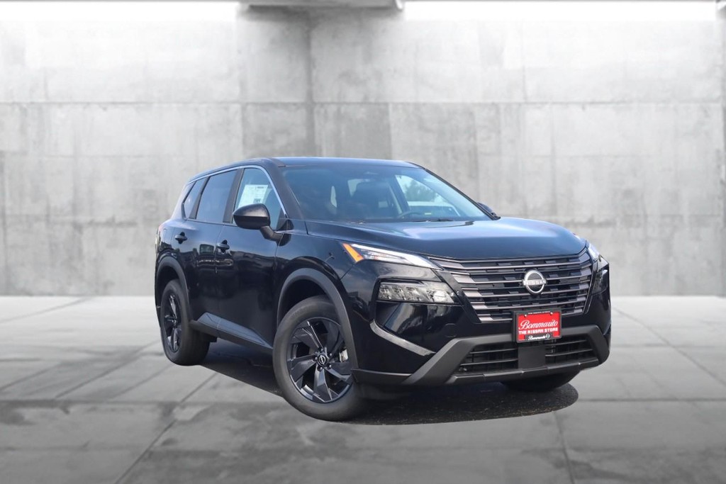 Nissan Rogue Vehicle Image 02