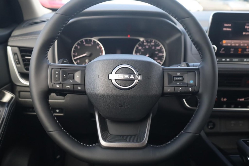 Nissan Rogue Vehicle Image 08