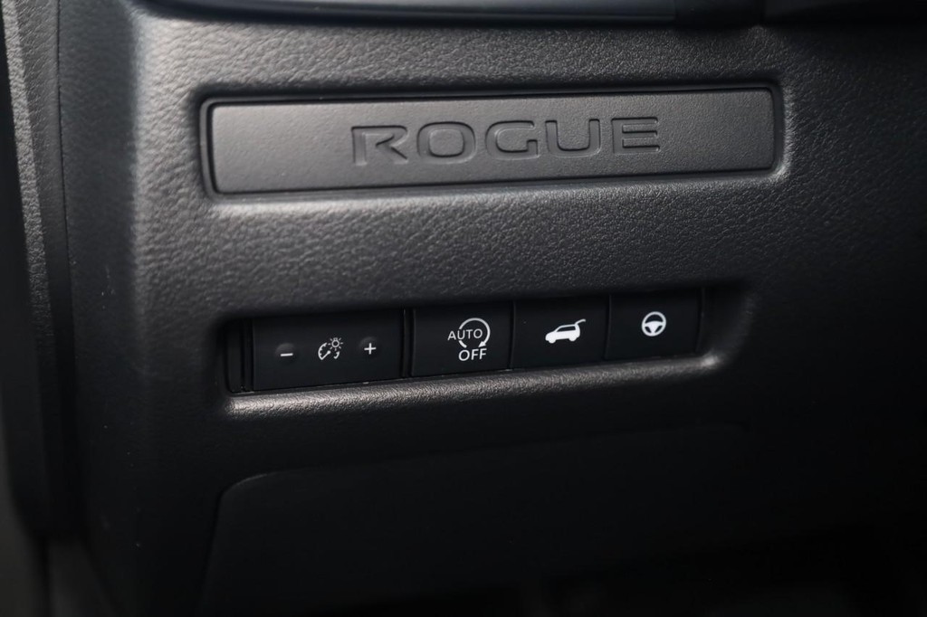 Nissan Rogue Vehicle Image 12