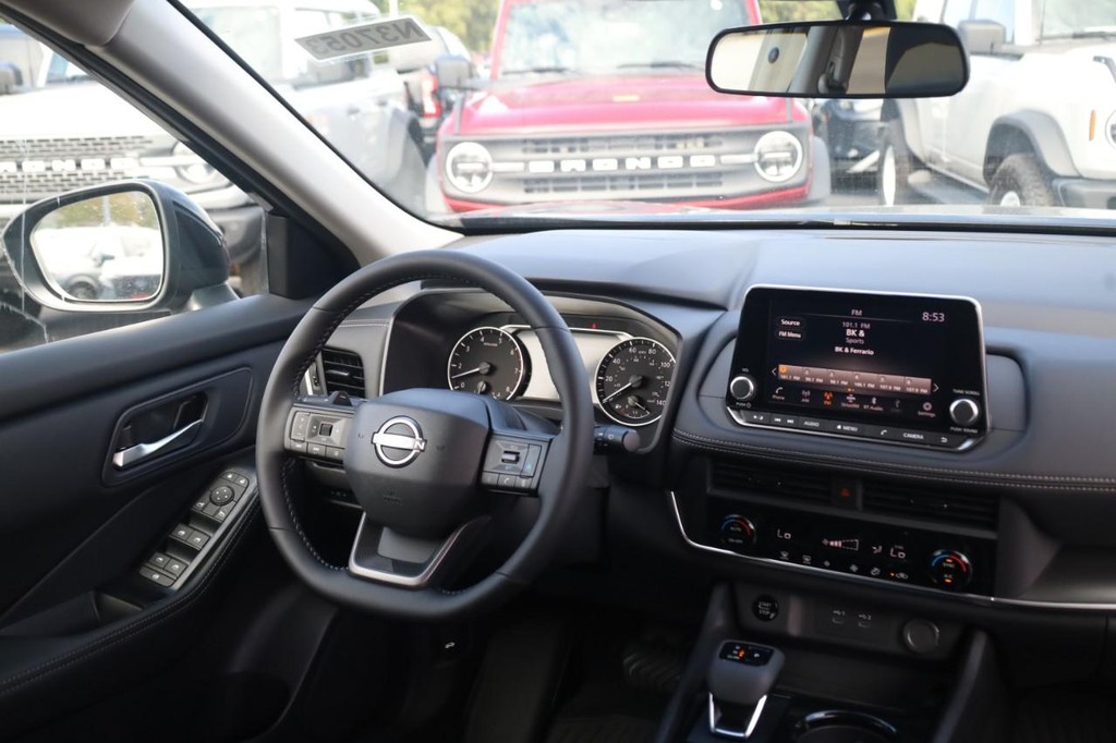 Nissan Rogue Vehicle Image 23